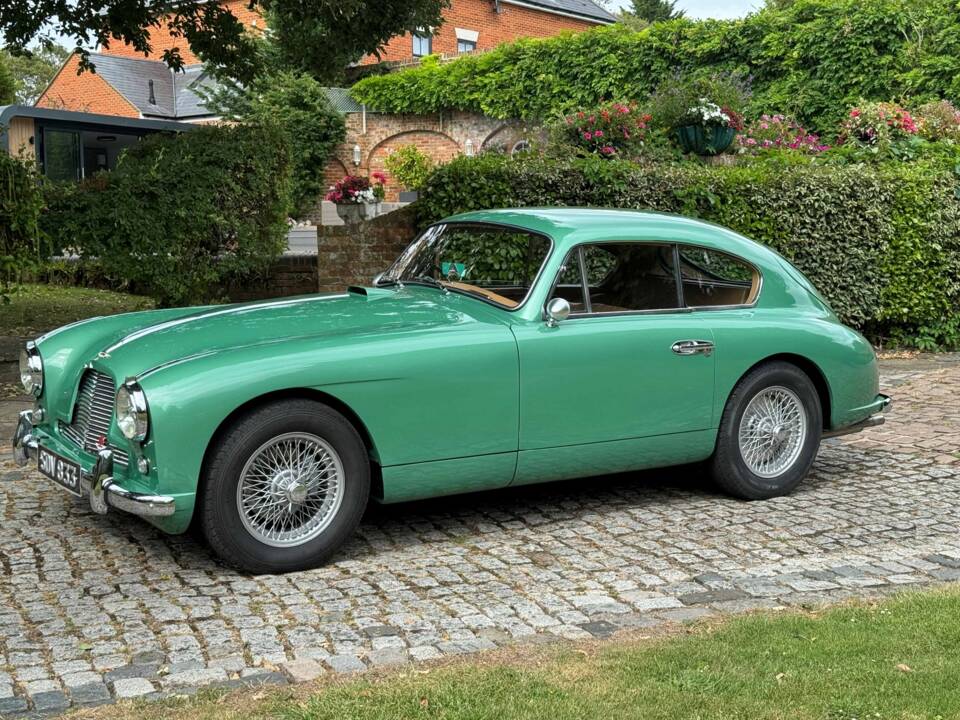 Image 4/40 de Aston Martin DB 2&#x2F;4 Mk I (1955)