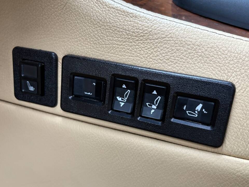 Immagine 15/31 di Jaguar XJ 40 (XJ-R) (1989)