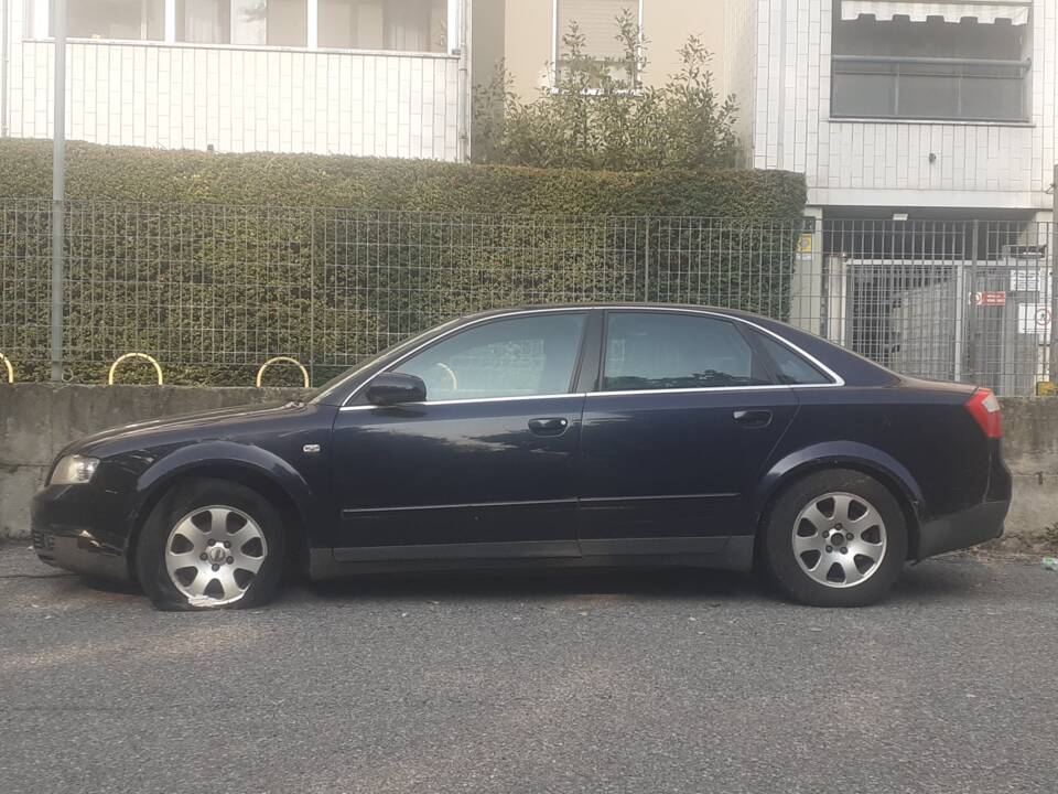 Bild 3/7 von Audi A4 2.0 (2001)