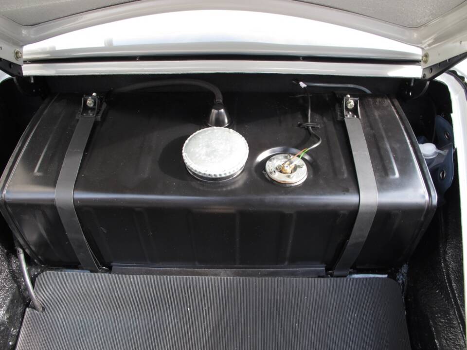 Image 76/100 of Porsche 356 B 1600 Super (1961)