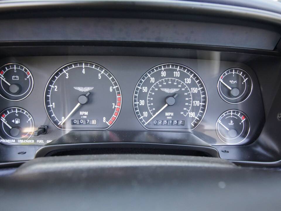Image 28/50 of Aston Martin DB 7 Vantage Volante (2000)