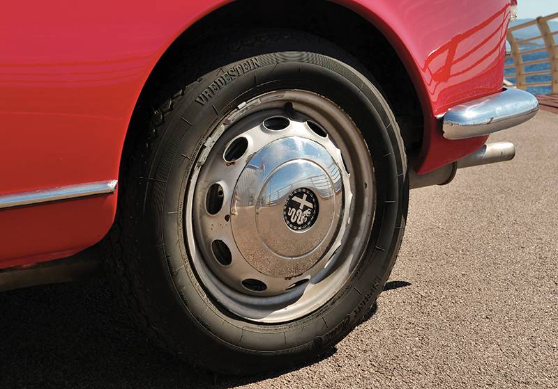 Image 14/16 of Alfa Romeo Giulietta Spider (1961)