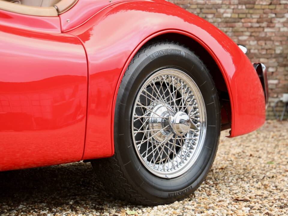 Image 19/50 of Jaguar XK 120 SE OTS (1954)