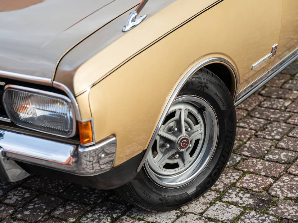 Imagen 2/50 de Opel Commodore 2,5 GS (1969)