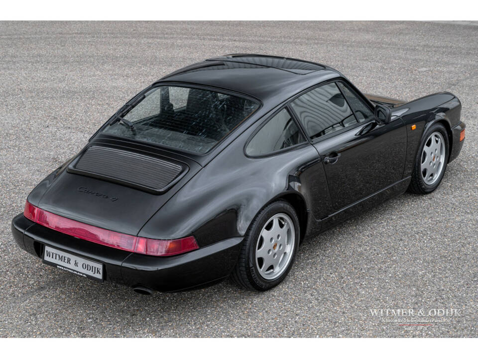Image 7/28 de Porsche 911 Carrera 4 (1990)