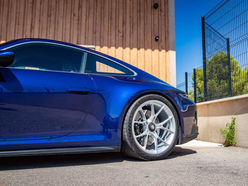 Image 10/50 of Porsche 911 GT3 Touring (2021)