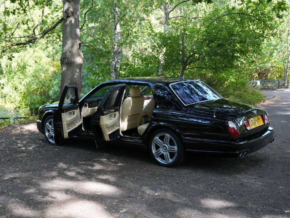 Image 16/50 of Bentley Arnage T (2004)