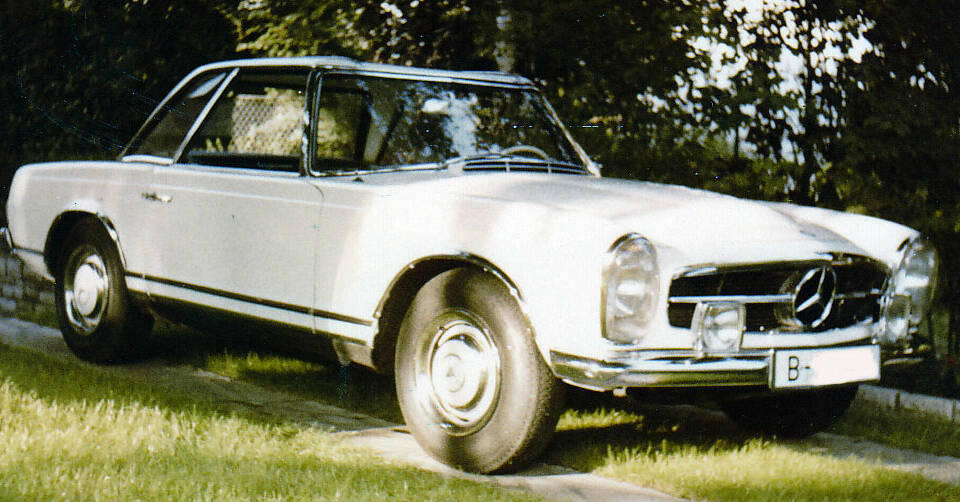 Image 2/18 of Mercedes-Benz 230 SL (1966)