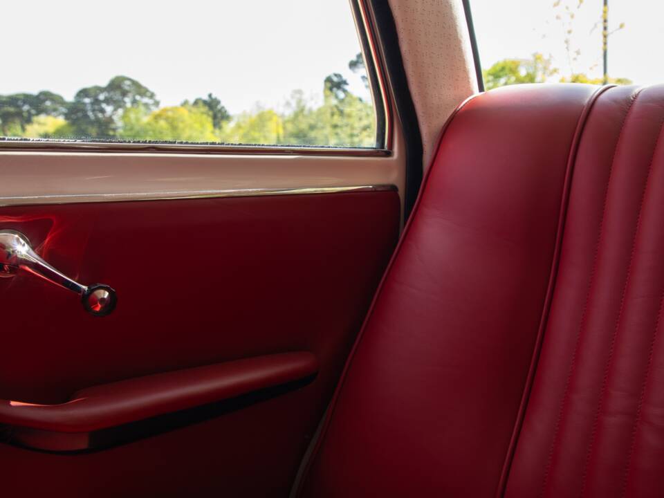 Image 45/50 de Alfa Romeo Giulia Nuova Super 1600 (1968)