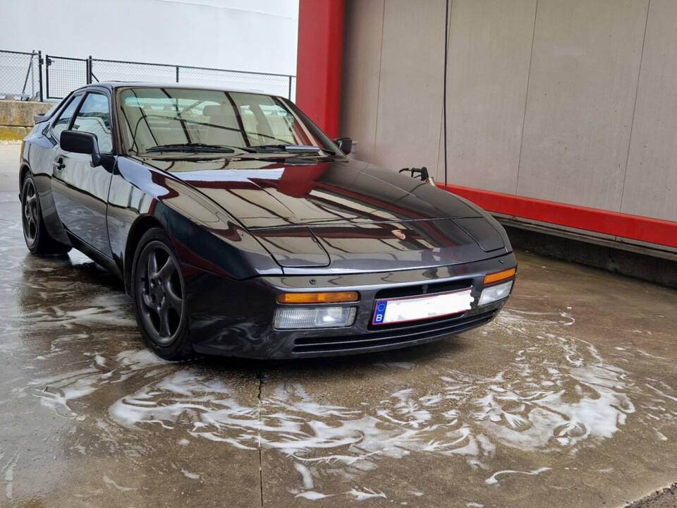 Bild 8/8 von Porsche 944 Turbo (1986)