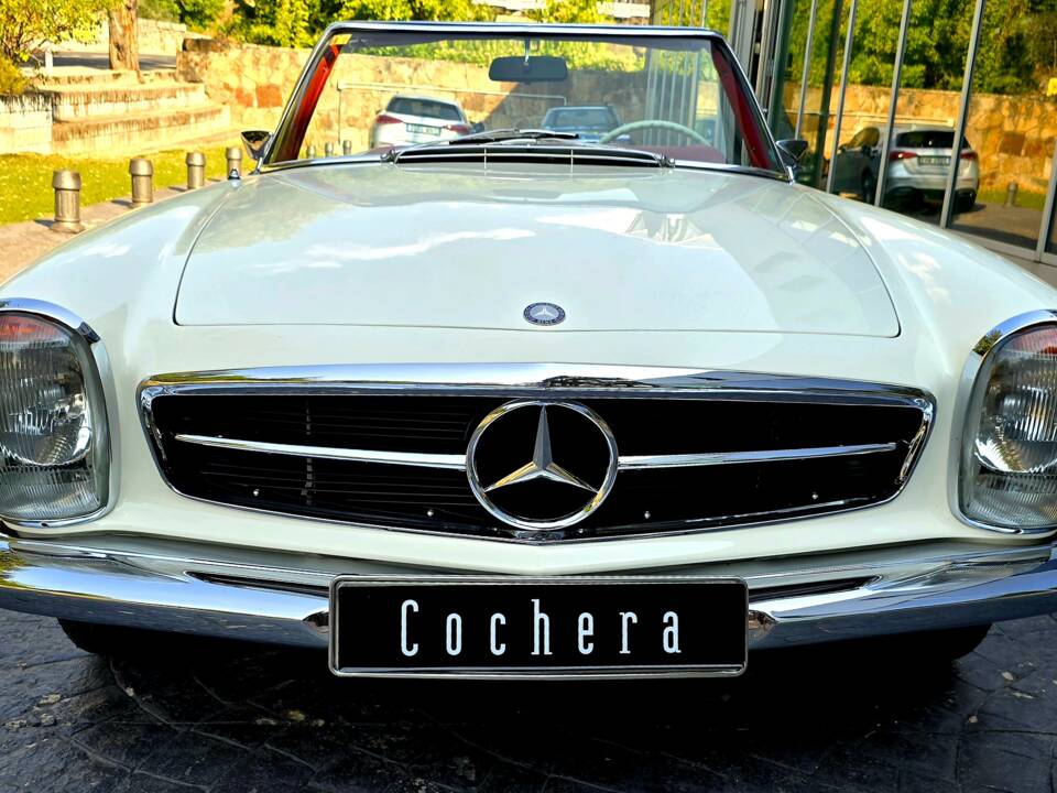 Afbeelding 2/34 van Mercedes-Benz 280 SL (1968)