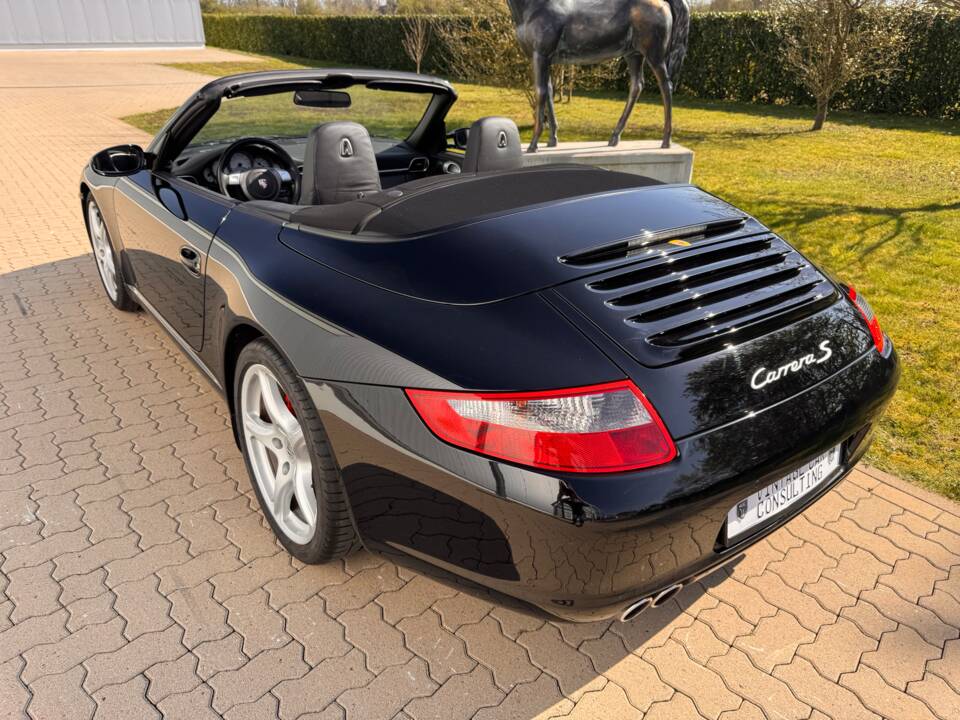 Bild 9/66 von Porsche 911 Carrera S (2006)