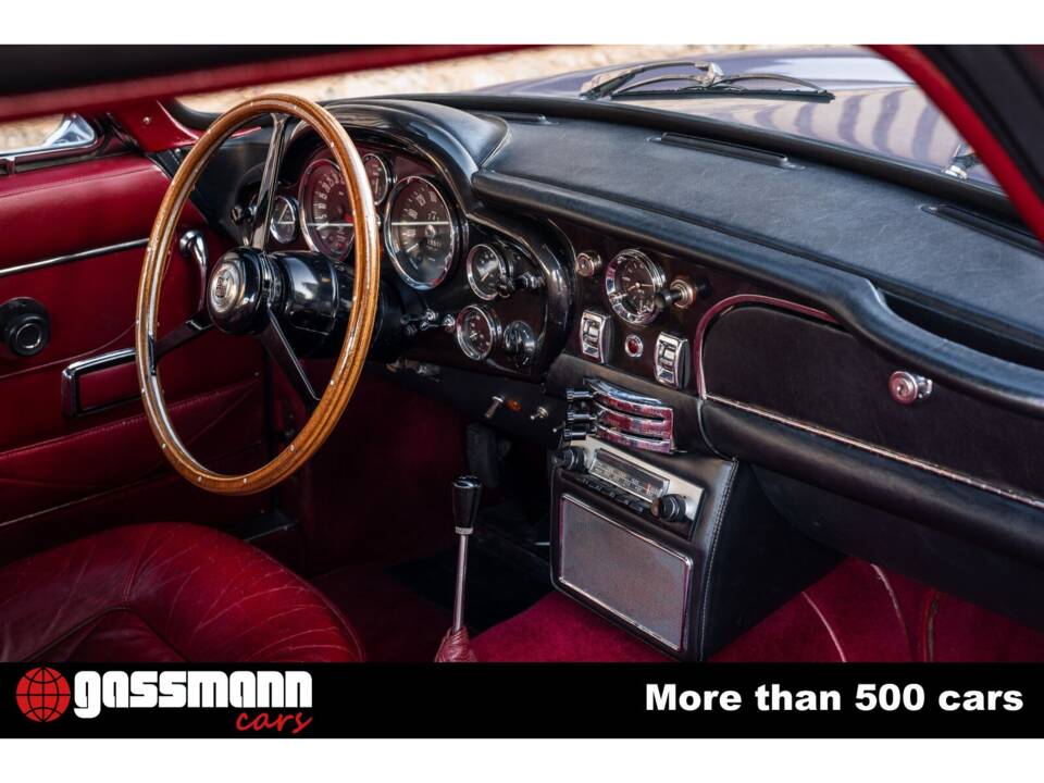 Image 10/15 of Aston Martin DB 6 Vantage (1967)