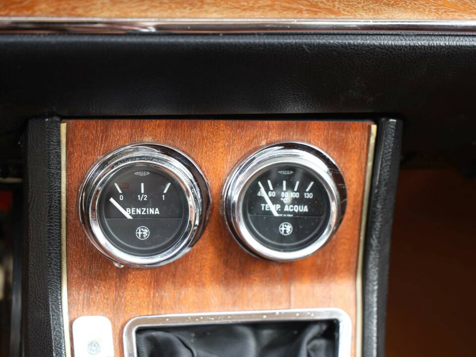 Bild 42/50 von Alfa Romeo 1750 GT Veloce (1971)