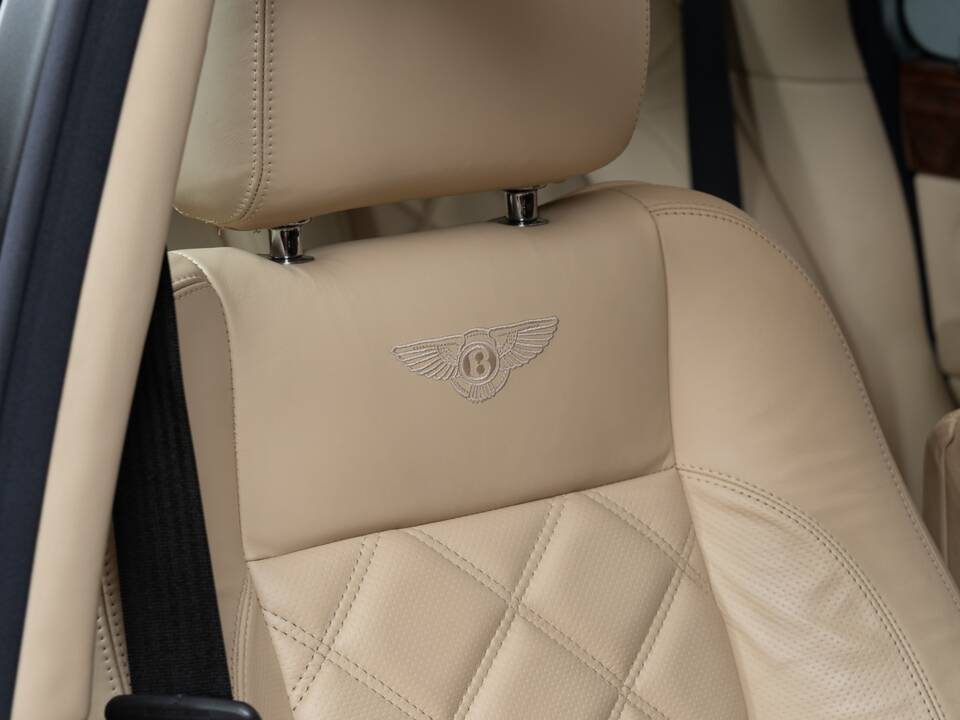 Image 36/46 of Bentley Arnage T (2004)