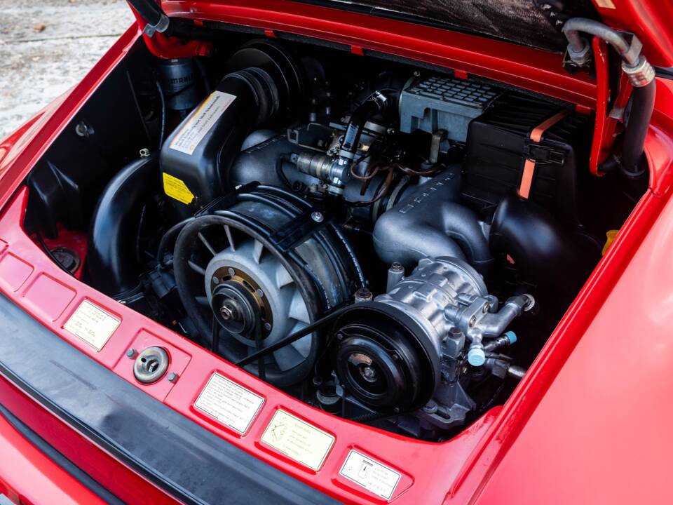 Bild 35/35 von Porsche 911 Carrera 3.2 (1987)