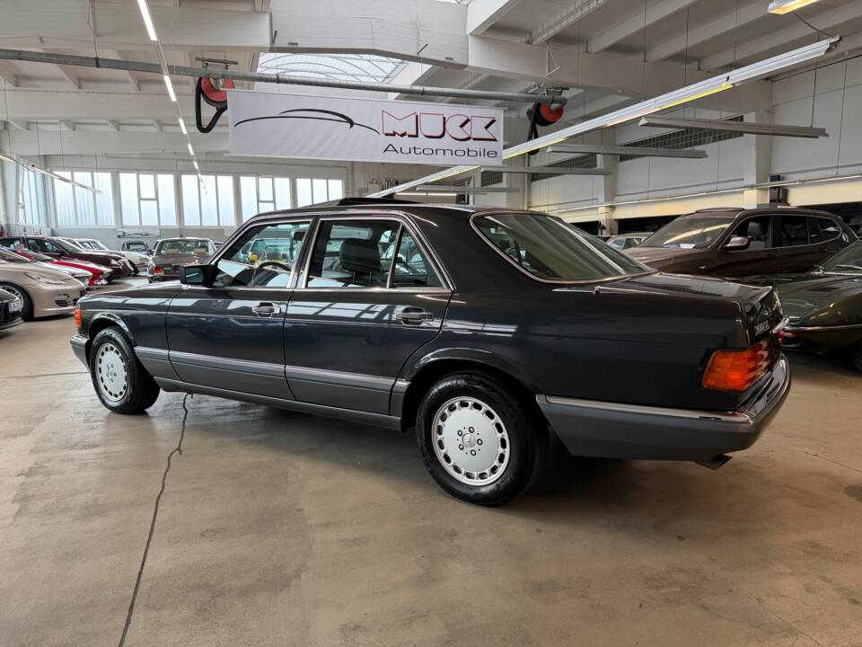 Bild 9/46 von Mercedes-Benz 300 SE (1990)