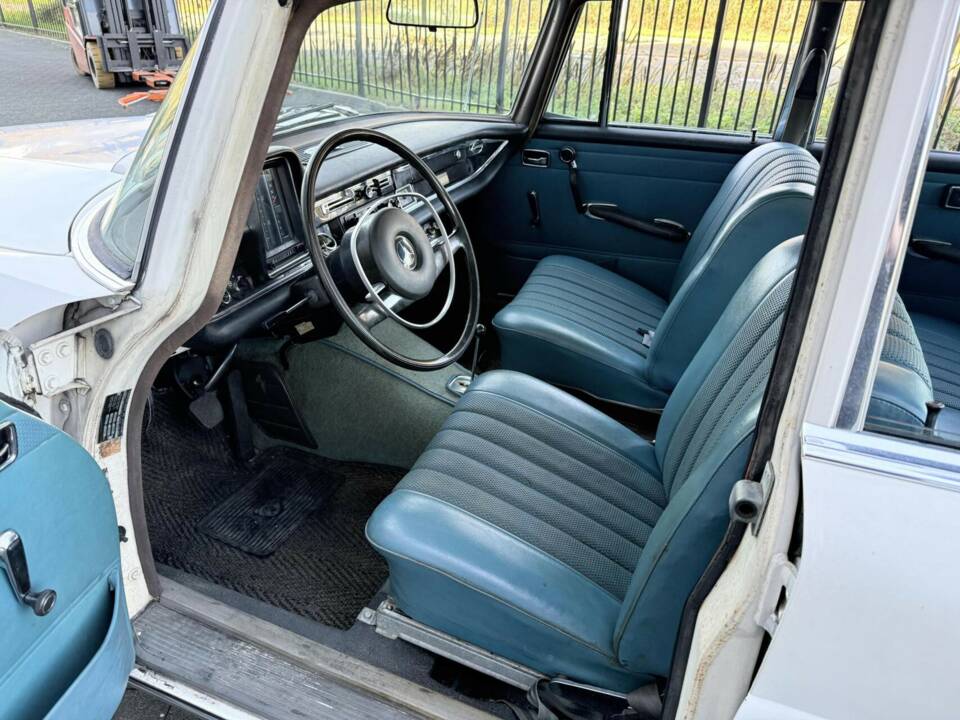 Bild 23/50 von Mercedes-Benz 230 (1968)