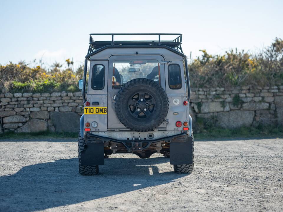 Afbeelding 12/33 van Land Rover Defender 90 Td5 (2001)