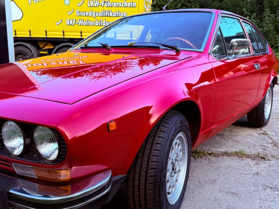 Image 1/21 of Alfa Romeo Alfetta GTV 2.0 L (1978)