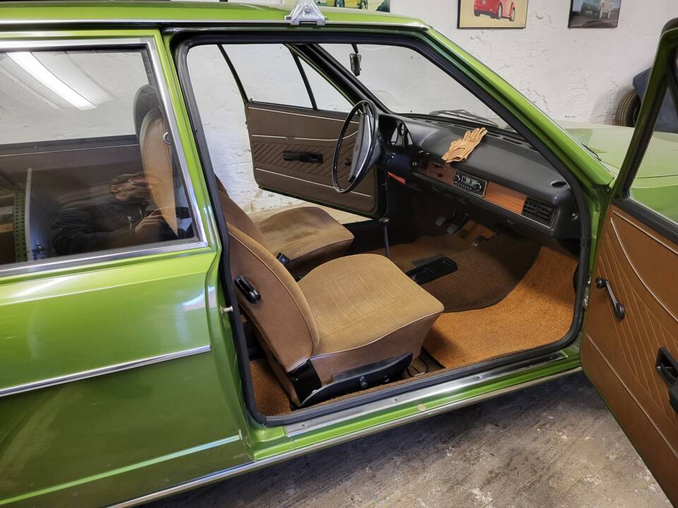 Image 5/91 of Volkswagen Passat 1.3 (1974)