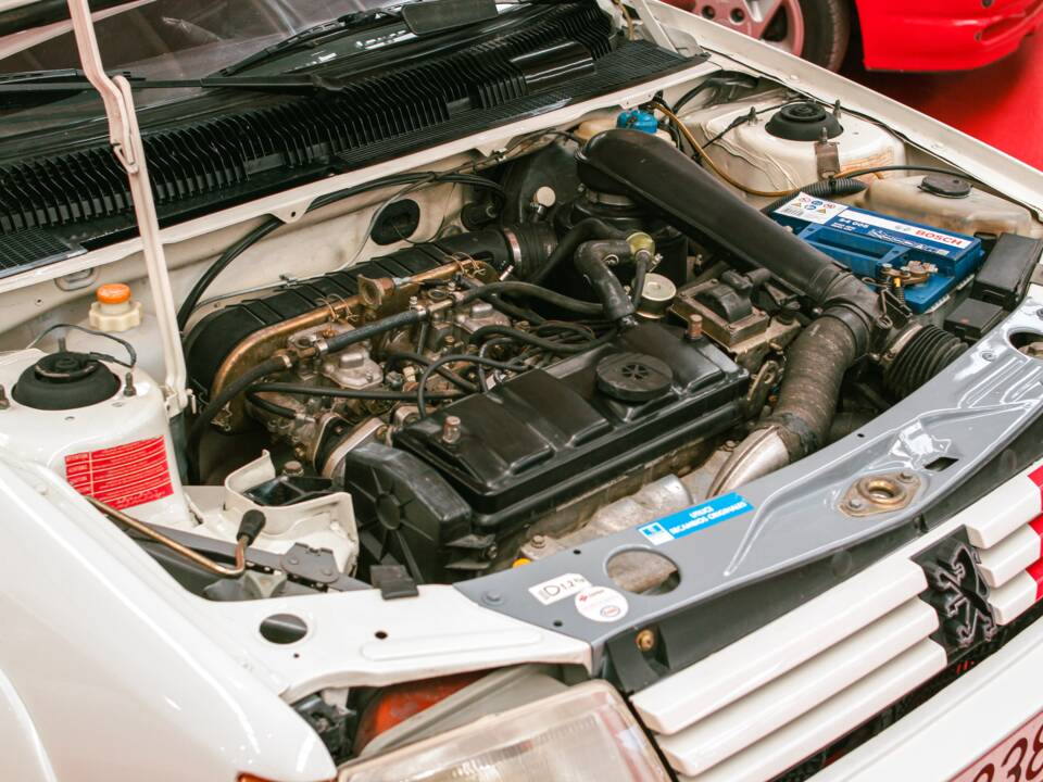 Imagen 27/47 de Peugeot 205 Rallye 1.3 (1989)