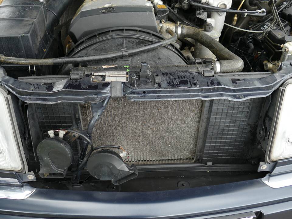 Bild 14/15 von Mercedes-Benz E 200 (1996)