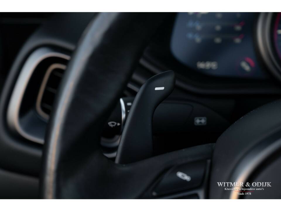 Image 24/41 de Aston Martin DB 11 Volante (2018)