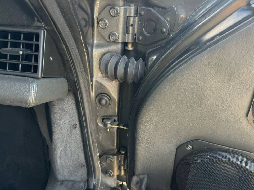 Bild 17/20 von Porsche 911 Carrera 4 (1990)