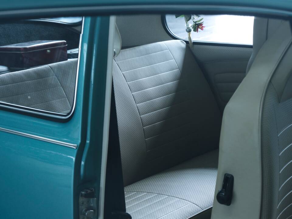 Bild 32/50 von Volkswagen Käfer 1300 (1973)