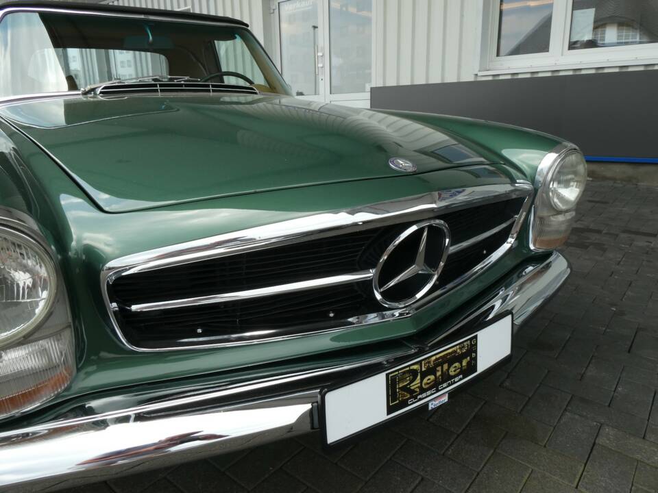 Image 21/25 de Mercedes-Benz 280 SL (1970)