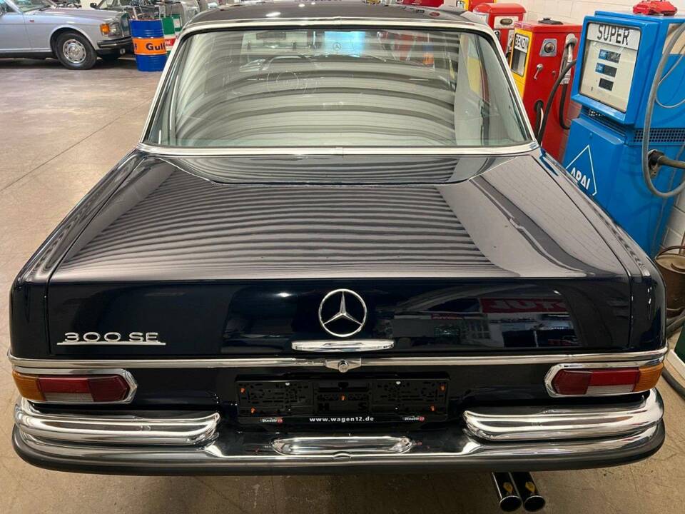 Image 18/19 of Mercedes-Benz 300 SE (1967)