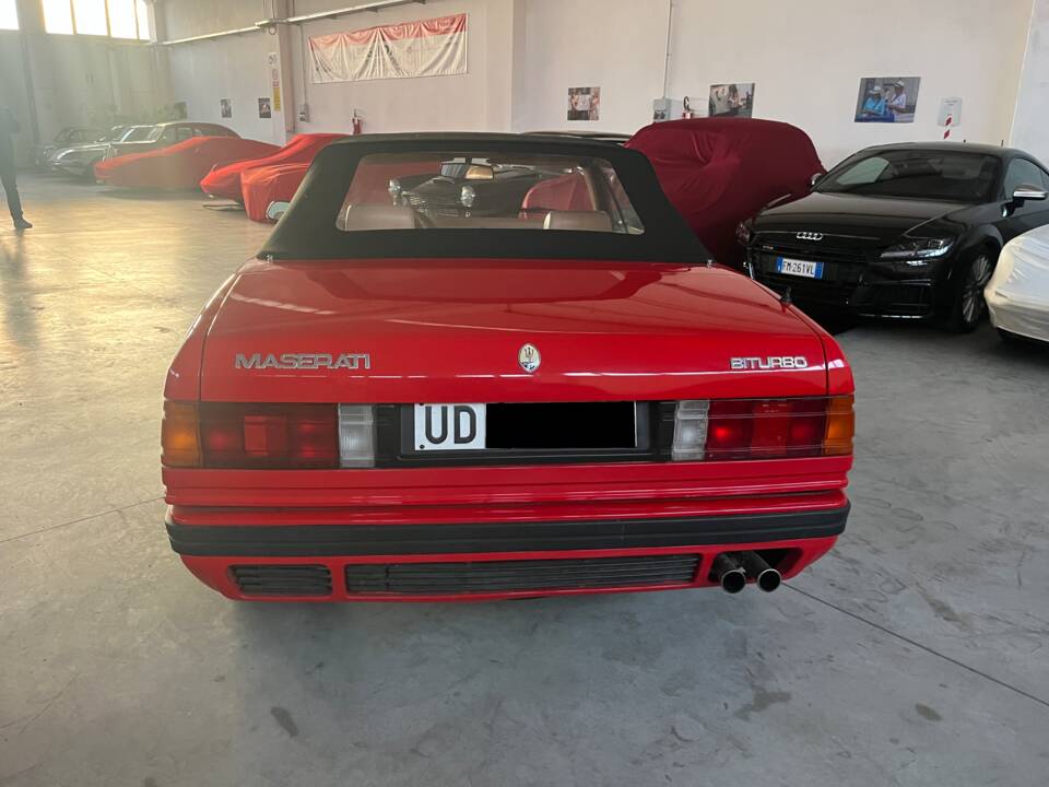 Image 3/17 of Maserati Spyder (1988)