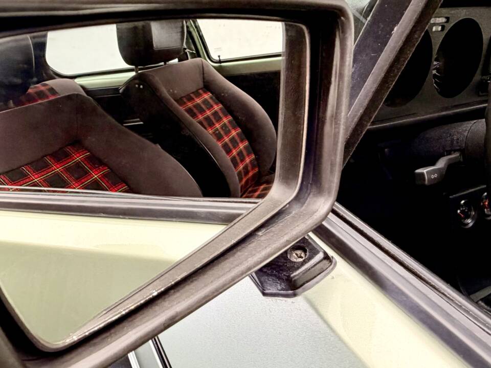 Bild 14/16 von Volkswagen Golf I GTI 1.6 (1980)