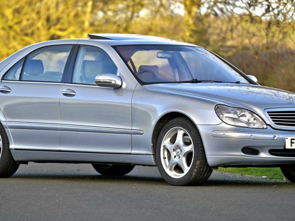 Image 10/50 de Mercedes-Benz S 500 L (2001)