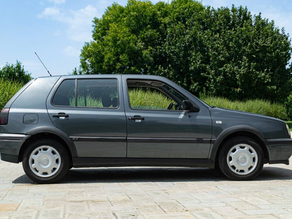 Immagine 4/45 di Volkswagen Golf IV 1.6 (1997)