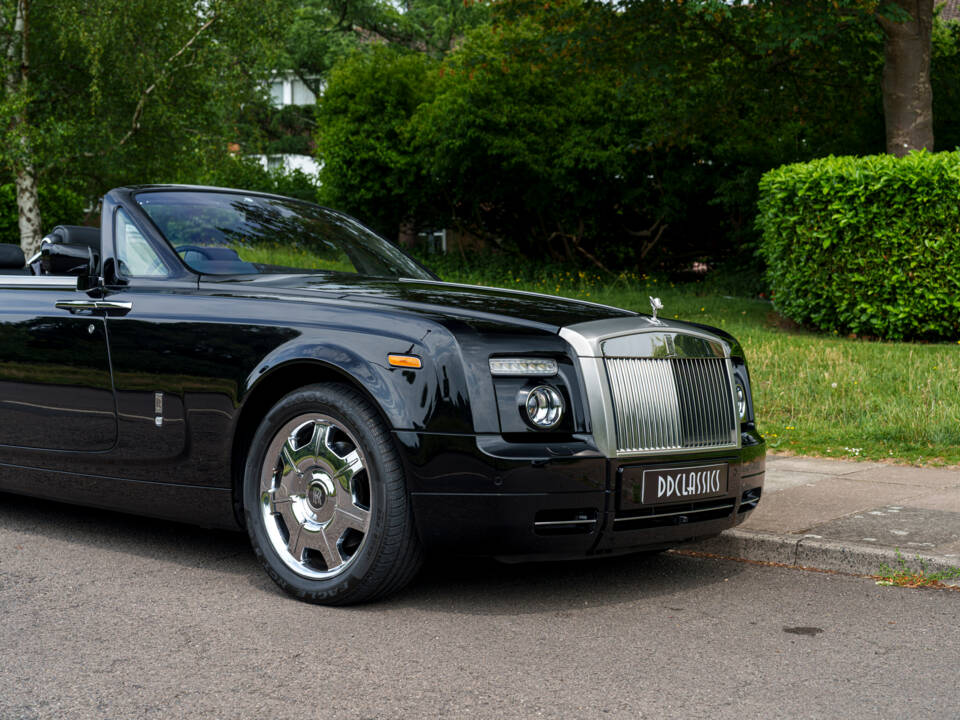 Immagine 13/29 di Rolls-Royce Phantom DHC (2008)