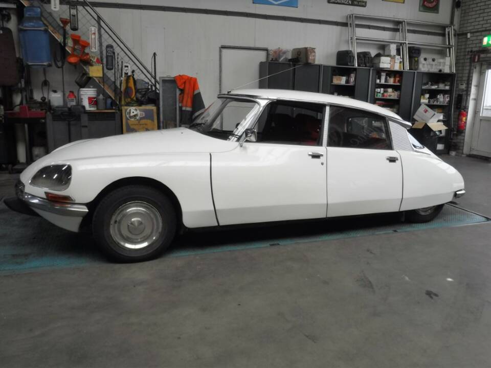 Image 9/50 of Citroën DS 20 A (1972)