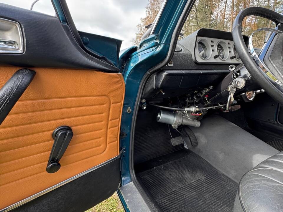 Image 25/62 de Peugeot 404 Diesel (1972)