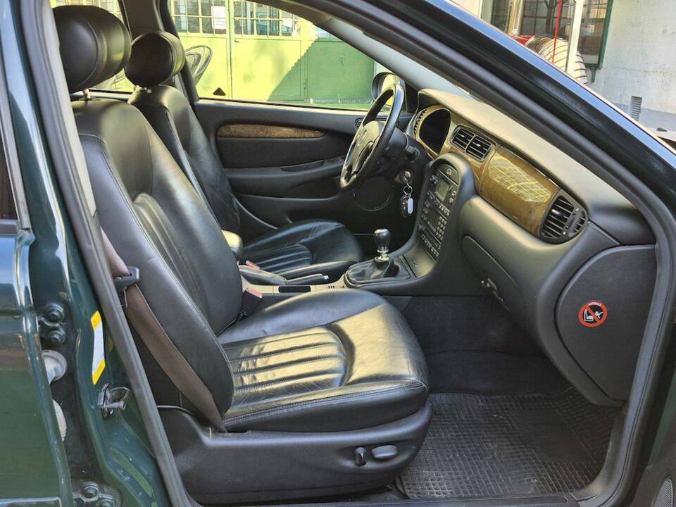 Imagen 29/45 de Jaguar X-Type 2.5 V6 (2002)
