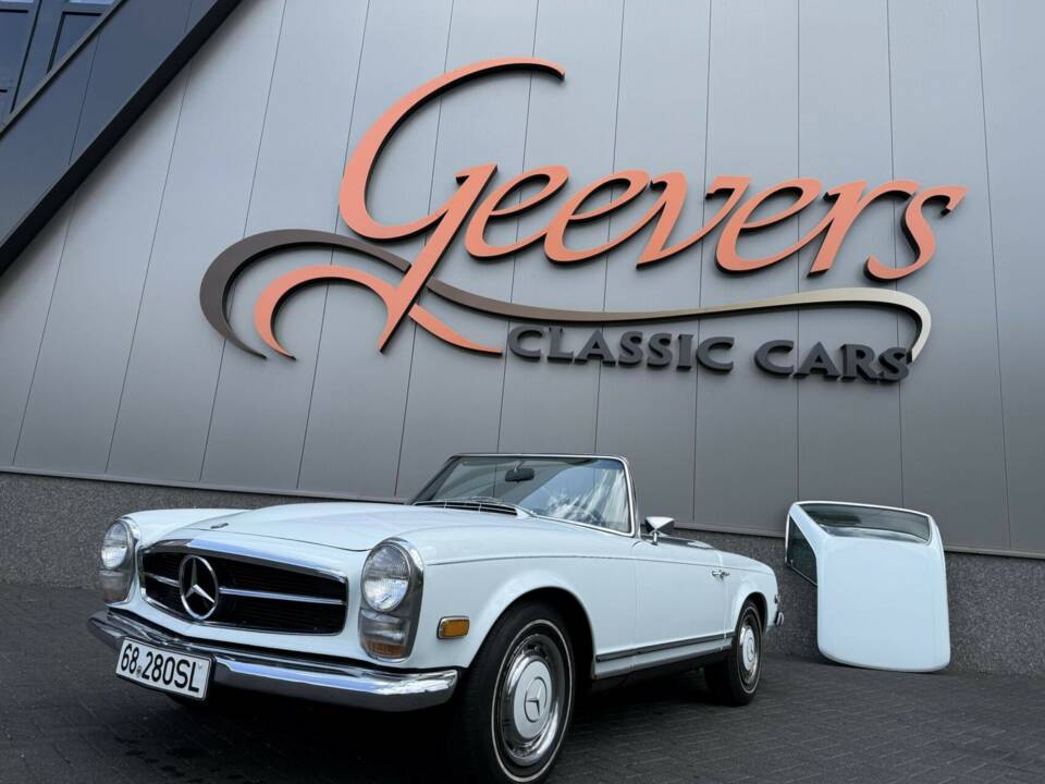 Image 1/50 of Mercedes-Benz 280 SL (1968)