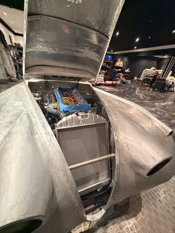 Immagine 24/39 di Jaguar XK 140 DHC (1955)