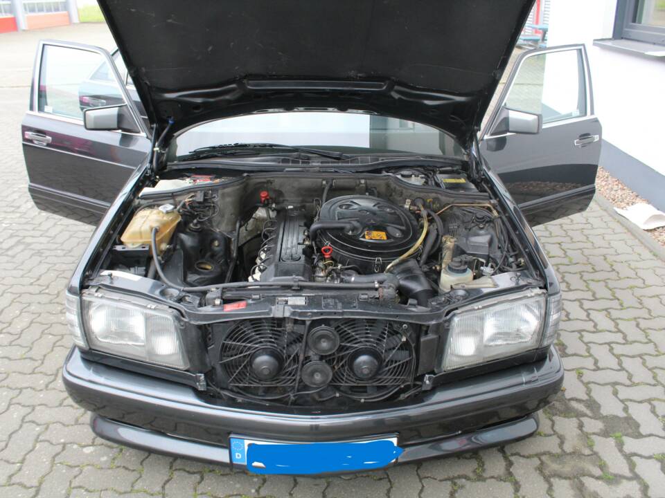 Image 13/19 de Mercedes-Benz 300 SE (1991)