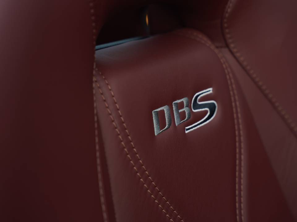 Imagen 41/50 de Aston Martin DBS Volante (2011)