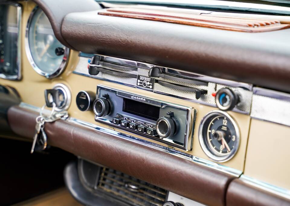 Image 52/56 de Mercedes-Benz 280 SL (1970)