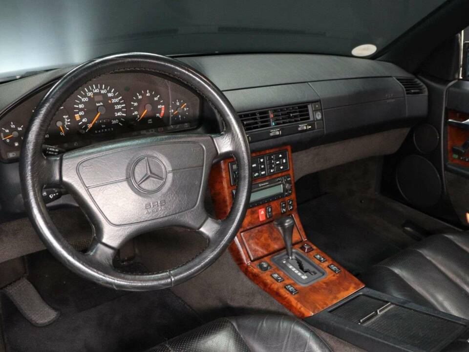 Bild 15/50 von Mercedes-Benz 500 SL (1991)