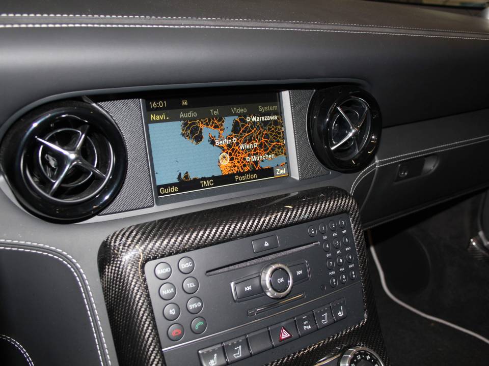 Imagen 21/26 de Mercedes-Benz SLS AMG GT Roadster &quot;Final Edition&quot; (2014)