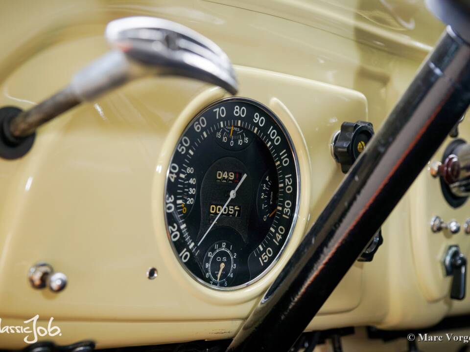 Image 19/47 of Peugeot 402 Eclipse (1935)