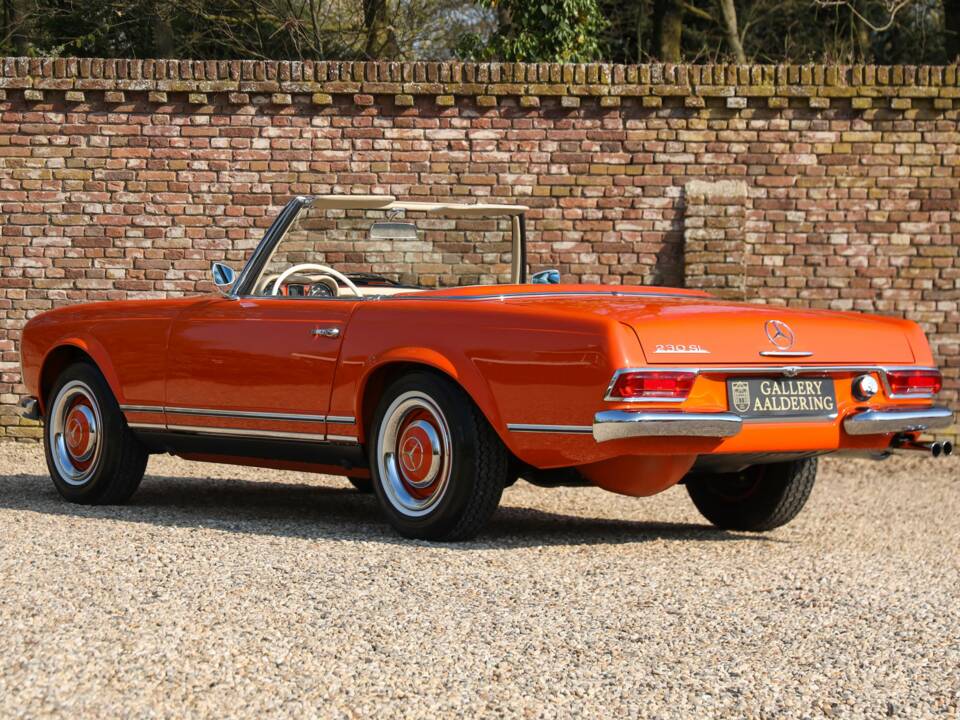 Image 2/50 of Mercedes-Benz 230 SL (1964)