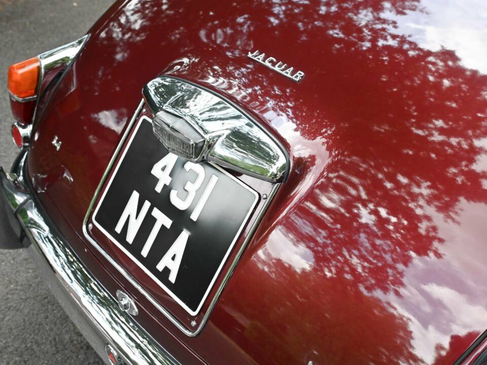 Bild 12/48 von Jaguar Mk II 3.4 (1963)